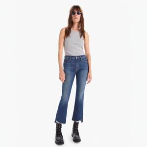 Mother crop step fray sz 26 in Girl Crush